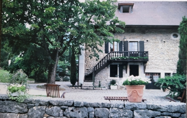 Propriété   THOIRY  318 m2 1 280 000 € 